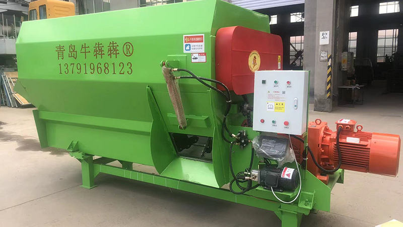 TMR饲料搅拌机适用于农牧业养殖区